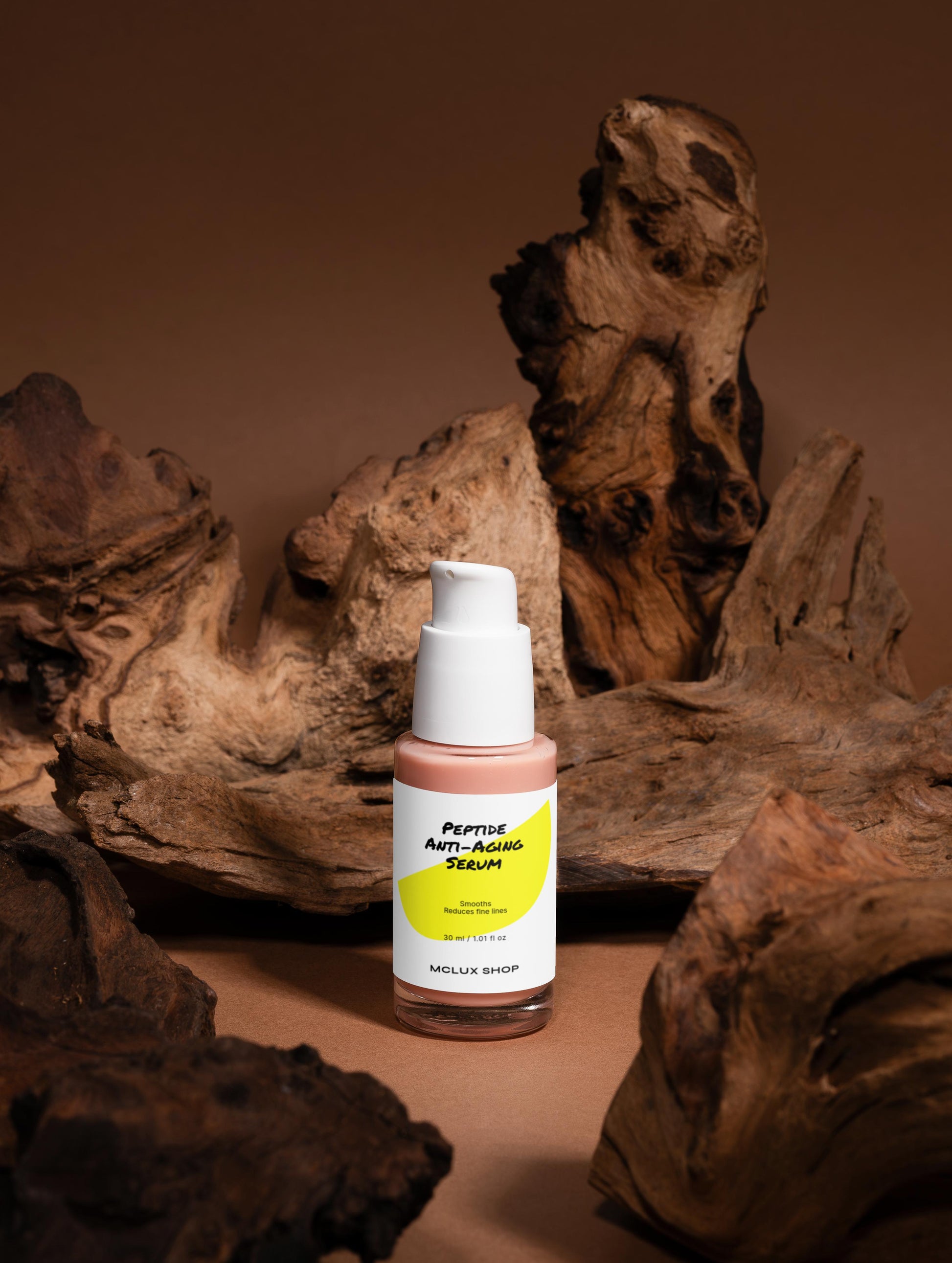 Advanced anti-ageing serum enhancing skin performance for a youthful and radiant complexion