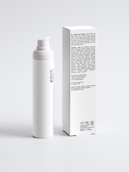 Advanced anti-ageing serum enhancing skin performance for a youthful and radiant complexion